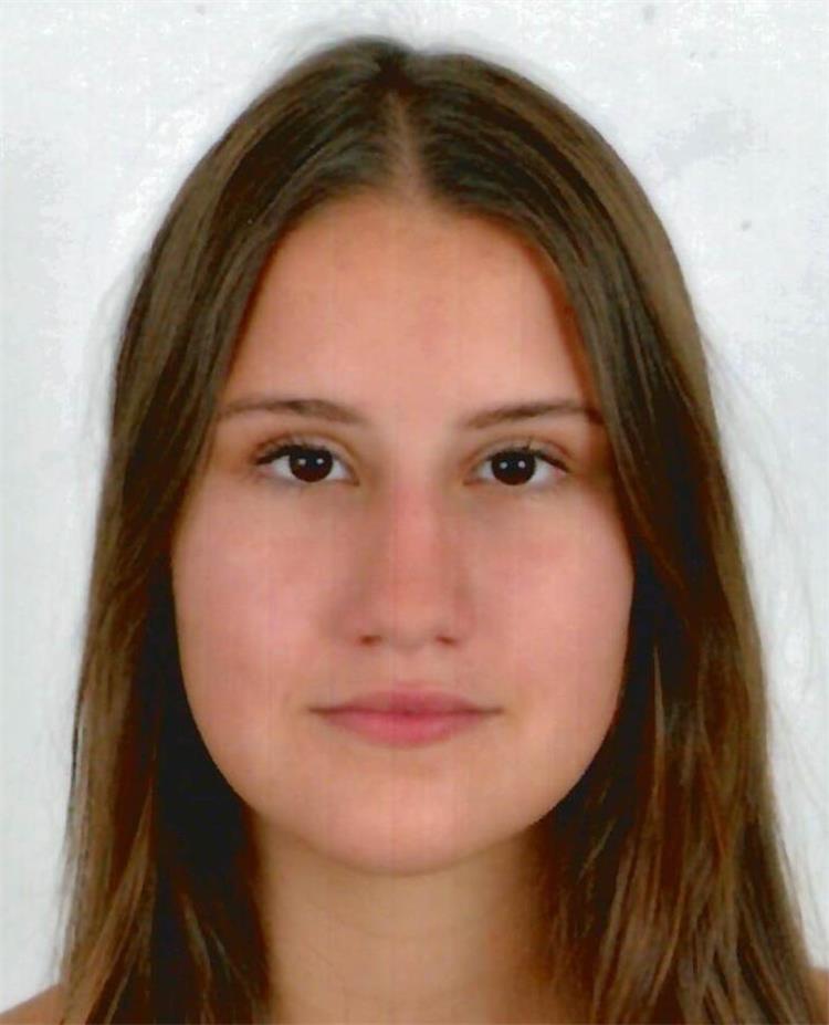 DUJMOVIĆ, LAURA